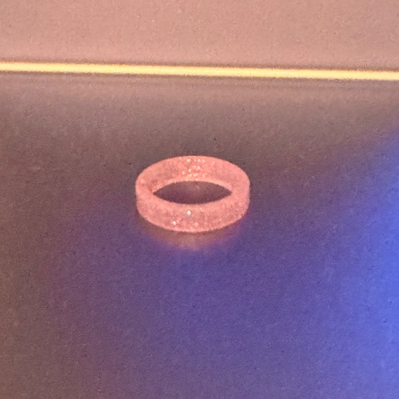 NEW! Women's QALO Silicone Pink Glitter Ring Band, Size 6 - Picture 5 of 9